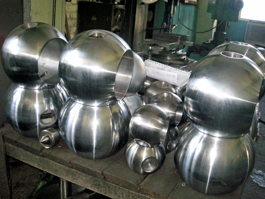 ВКМ-арматура - производство кранов шаровых. Пробки кранов шаровых